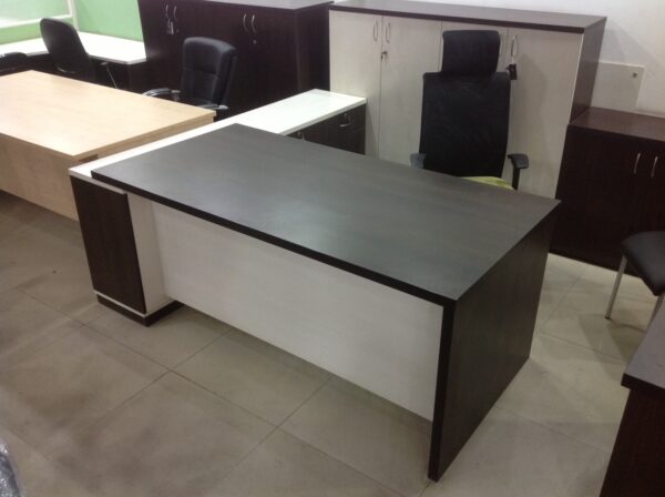 Premium Manager Table with Wooden Legs manufacturer in Delhi, Manesar, Gurugram.